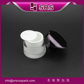 Cosméticos de luxo e promoção creme frasco vazio